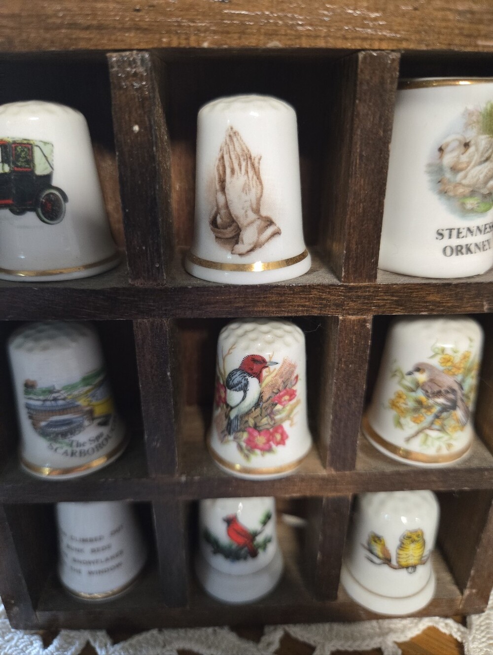 Porcelain Thimble Collection with Wooden Wall Display – 9 Pieces - Picture 2 of 6